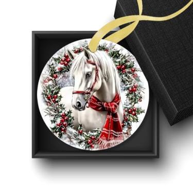 Imagem de Welshower Enfeites de cavalo de inverno de Natal, decorações de Natal para cavalos, guirlanda de azevinho de inverno de fazenda, enfeites decorativos de cerâmica para pendurar