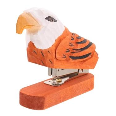 Imagem de oshhni Grampeador de madeira em formato de animal, estatueta artística portátil e divertida, mini estátua de animal esculpida à mão, grampeador de mesa para, Águia Pequena