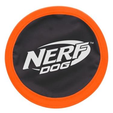 Imagem de Nerf Dog Zone Flyer, brinquedo para cães, Frisbee, leve, durável e resistente à água, ótimo para praia e piscina, 26,6 cm de diâmetro, para raças médias/grandes, unidade única, laranja/preto