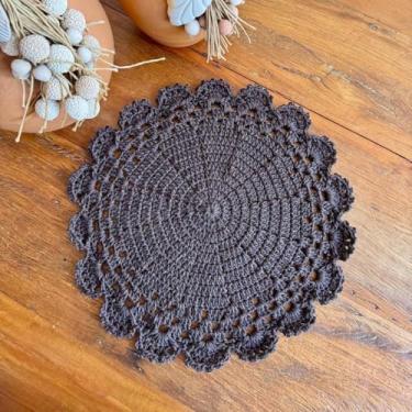 Imagem de Sousplat Descanso de Prato Romântico 38cm Crochê Artesanal (Marrom)