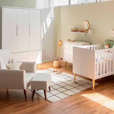 Imagem de Kit Quarto Infantil Theo com Pés Retrô Natural - Berço + Cômoda 3 Gavetas + Guarda-Roupa 3 Portas + Poltrona e Puff Lola - Branco Fosco
