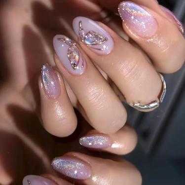 Imagem de Unhas postiças médias brilhantes com desenhos de borboleta dourada 3D com glitter de cobertura completa de acrílico artificial cola brilhante nas unhas 24 peças LL04