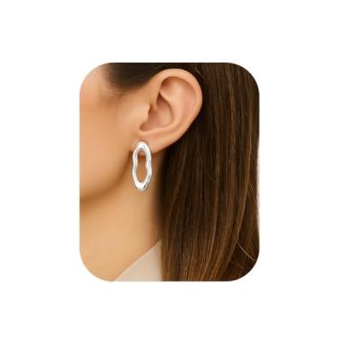 Imagem de AURUM SEMIJOIAS | Brincos Modernos Folheados a Prata, Design Orgânico Ondulado com meio vazado, Estilo Contemporâneo, Acabamento Polido, Feminino, Casual, Elegante, Semijoias Finas para Mulheres de Bom Gosto, Presente, Mãe, Esposa, Namorada, Aniversário