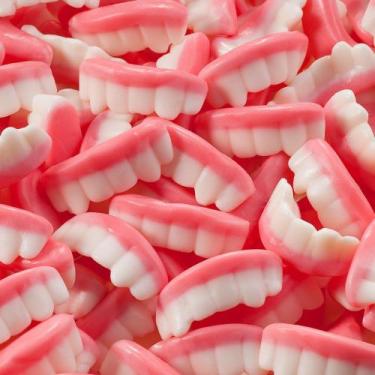 Imagem de Fini Dentaduras 100g  Diversão Garantida, Sabor Marcante e Textura Mac