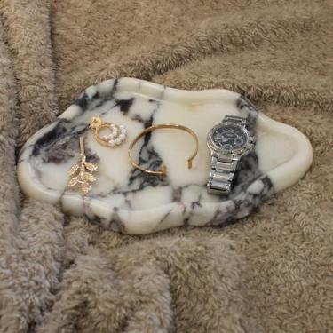 Imagem de Bandeja de mármore de viola calacatta natural em forma de nuvem, prato de joias para presente feminino, decoração de casa