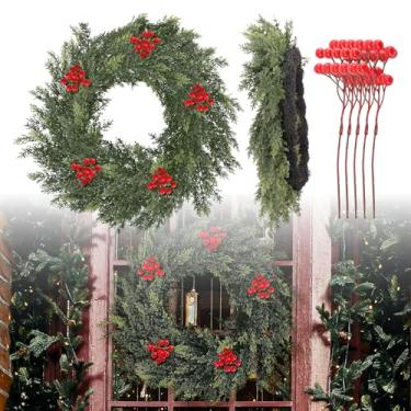 Imagem de Guirlanda artificial de cedro de Natal de 61 cm com frutas vermelhas, decoração de guirlanda de toque real, enfeite de agulha de pinheiro para pendurar no Natal, porta da frente, janelas, paredes