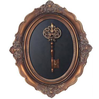 Imagem de Adkoat Escultura de parede vintage com chave dourada, decoração de parede antiga oval 25 x 21 cm – arte de parede com chave de esqueleto vitoriano para galeria de entrada de corredor, placa de parede