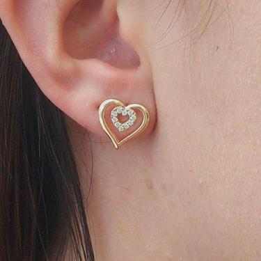 Imagem de BRINCO ZIRCONIA DE 2 CORAÇÕES FOLHEADO A OURO fama folheados