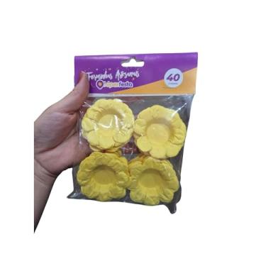 Imagem de Forminhas para Doces Tema Amarelo — Decoração de Festa Infantil, Lembrancinha, Mesa de Doces Personalizada — Kit com 40 unidades