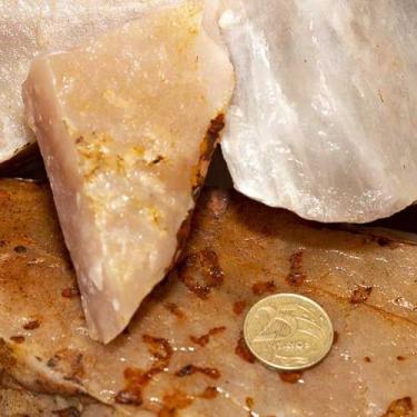 Imagem de Pacote de 20kg de Quartzo Goiaba Pedra Bruta Natural para Lapidar - At