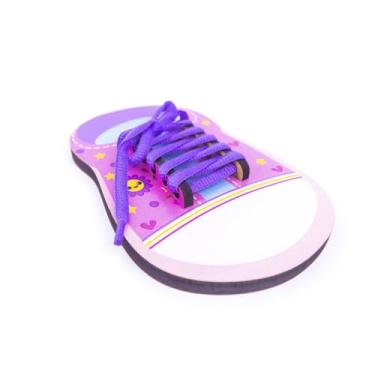 Imagem de Brinquedo Educativo de Alinhavo, Tênis de Madeira com Cordão Lilas, Pedagógico para Crianças