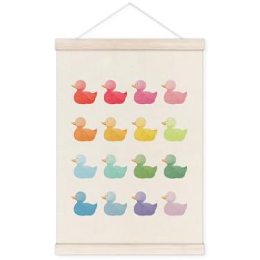 Imagem de TWRVI Cabide de pôster de pato de borracha colorido com moldura de madeira, decoração de arte de parede de pato de borracha para banheiro, pôsteres engraçados de patos para decoração de banheiro