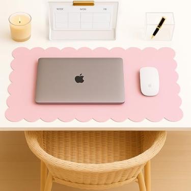 Imagem de Orelle Tapete de mesa recortado rosa | Tapete de mesa de couro vegano para teclado e mouse, laptop, maquiagem | Tapete de mesa de computador | Tapete de capa de mesa de escritório | Tapete