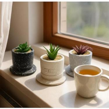 Imagem de Vaso Decorativo com Suculenta Artificial Estilo Pedra Cimento - bbless