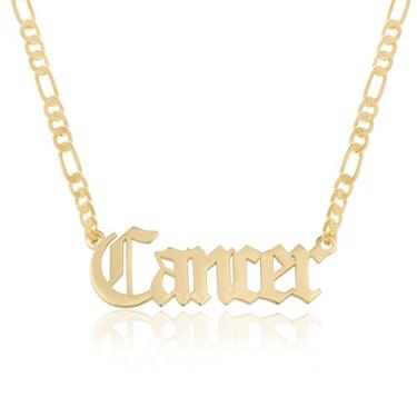 Imagem de Colar com nome do zodíaco para mulheres – placa de identificação gótica em inglês antigo na corrente Fígaro – 12 signos de astrologia e horóscopo, Medium, Banhado a ouro, Sem Pedra Preciosa