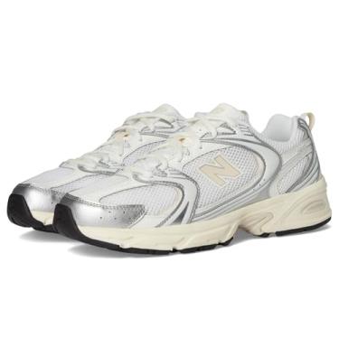 Imagem de New Balance 530 feminino (prata metálico), Prata metálico/linho, 10 Women/8.5 Men