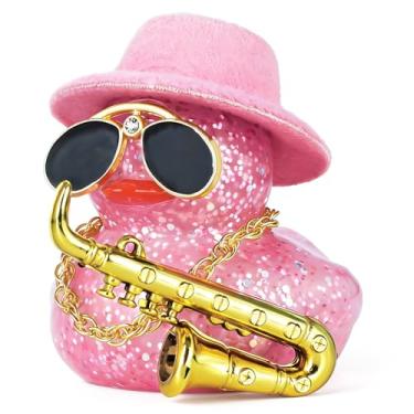 Imagem de BOZILY Decoração de carro de pato de borracha com glitter rosa saxofone com mini cartola, óculos de sol, colar - ornamento de painel estridente para carros, casa, escritório, acessório DIY