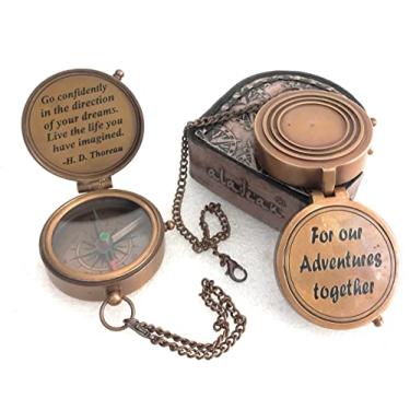 Imagem de Bússola de latão "Our Adventures Together" gravada em estojo de couro ideia de presente de amizade marido/esposa, namorado/namorada amigos aniversário (para nossas aventuras juntos)