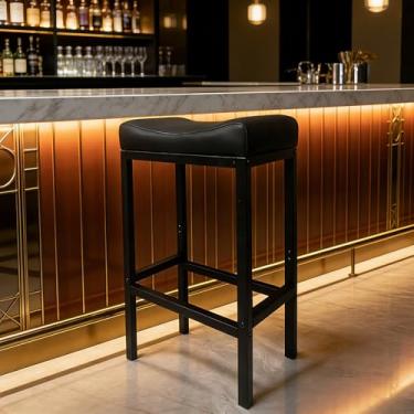 Imagem de ZYFFHYLAI Banqueta de bar – Banqueta de barra de 61 cm frente única com assento de couro macio, cadeira de bar acolchoada resistente de 181 kg para balcão de ilha de cozinha moderna (preto)