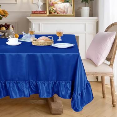 Imagem de Ersmak Toalha de mesa de cetim azul royal com borda de babados – toalha de mesa retangular de cetim 152 x 213 cm, toalha de mesa de seda brilhante para casamentos, banquetes ou jantares em casa