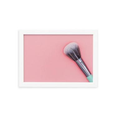 Imagem de Quadro Pincel Maquiagem Fundo Rosa Moldura Branca 33x43cm - Quartinhos