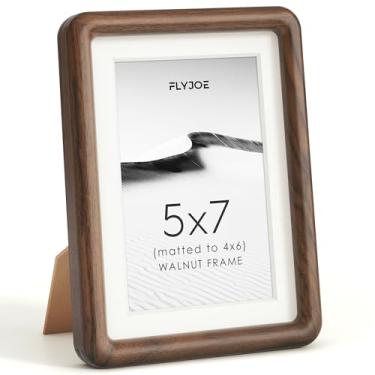 Imagem de FLYJOE Porta-retrato 12 x 17 cm, moldura para colagem de fotos de madeira de nogueira maciça natural com vidro temperado HD, moldura de madeira de canto arredondado, 12 x 17 cm, fosco a 10 x 15 cm,