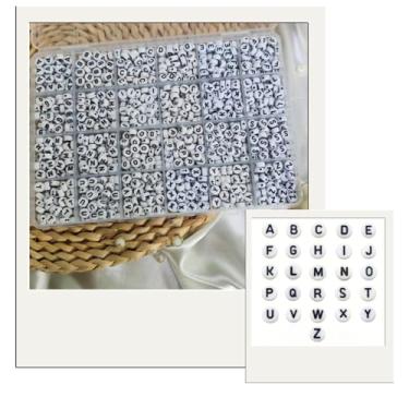 Imagem de 1300 pçs Miçanga Letras Separadas A a Z c/Organizador Bijuteria Artesanato (Branco e Preto)