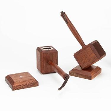 Imagem de Multiferramenta artesanal de madeira Judge Gavel | Abridor de garrafa de cerveja de base magnética com chaveiro destacável - Abridor de garrafa legal estilo vintage para homens, decoração de bar para