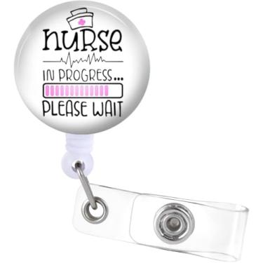 Imagem de Plifal Clipe de suporte para crachá de enfermeira - Enfermeira em andamento carretel retrátil para crachá de identificação com clipe jacaré, acessórios de estudante de enfermagem de escritório para