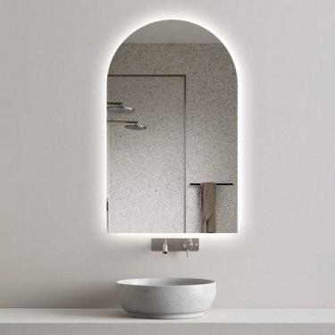Imagem de Espelho lapidado Arco Janelinha Iluminado com LED frio - 60x80cm - Woo