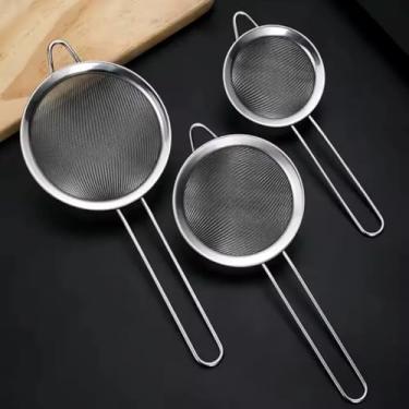 Imagem de Kit 3 Peneiras Inox Cozinha Conjunto Durável Fácil Manuseio Tela Fina Multiuso Para Alimentos Farinha Açúcar Tapioca Sucos Líquidos Ideal Para Receitas Culinárias Malha Inoxidável Versátil