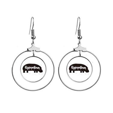 Imagem de Brincos de hipopótamo em preto e branco com argola pendurada, joia circular