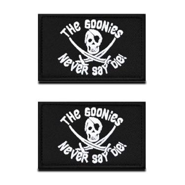 Imagem de 2 peças Goonies Never Say Die Funny Pirate Skull Patch Militar Bordado Gancho e Laço Emblema Pirata Patch para Anexar a Roupas Jaquetas Chapéu Jean Colete Cães Arnês