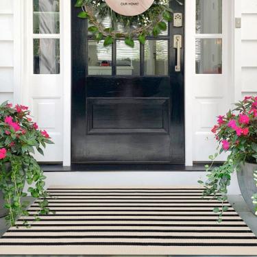 Imagem de Tapete IOHOUZE Preto Bege Listrado 70x110cm Exterior Interior