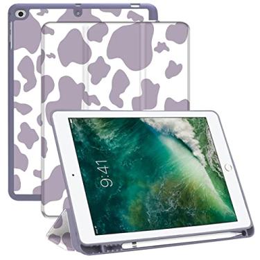 Imagem de Deokke Capa compatível com iPad 9,7 polegadas, capa 6ª/5ª geração Air 2/Air 1 (2018/2017) com suporte de lápis e capa traseira de TPU macio, capa automática hibernar/despertar (estampa de vaca roxa)