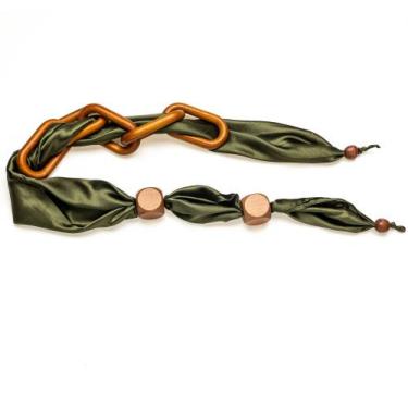 Imagem de Colar de Mesa Decorativo Preah Artesanal Verde Oliva com Detalhes em M