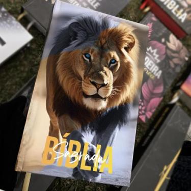 Imagem de Bíblia Sagrada Leão de Judá Capa Dura Com Harpa LETRAS MÉDIAS, Folha E