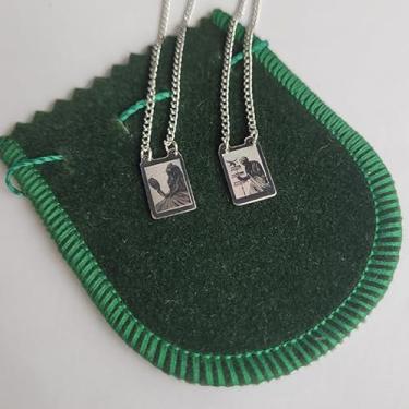 Imagem de Escapulário com Corrente de Prata, Pingentes com Fotos em Miniatura, Verde