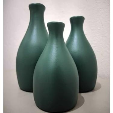 Imagem de Kit Trio 3 Vaso Decorativo Garrafa Kit DecoraçãO CerâMica Sala Mesa Cozinha Banheiro Jarros Decorativos Para Sala(VERDE)
