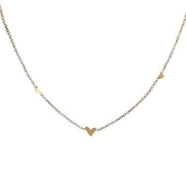 Imagem de Colar de corrente de ouro delicado com três pingentes de coração, banhado a ouro amarelo 18K sobre aço inoxidável, resistente a manchas, joia minimalista delicada para mulheres, corrente de