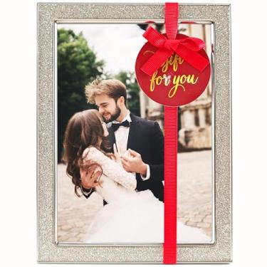 Imagem de ACHAVINM Porta-retrato prata 12 x 17 cm – Molduras esmaltadas brilhantes com vidro real e veludo traseiro, moldura de metal 12 x 18 cm para mesa ou parede, decoração de casa deslumbrante e presente