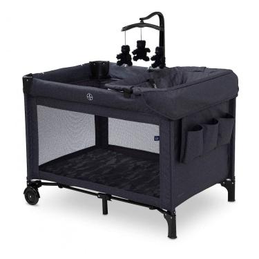 Imagem de Berço Cercado Portátil com Trocador Removível e Três Ursos Brannan de Pelúcia, Delta Children, Preto
