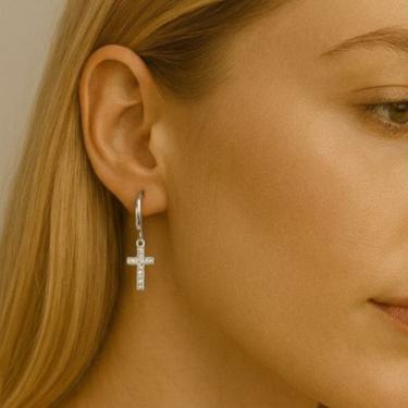 Imagem de Brinco Argolinha Cruz Cravejada Banhado a Prata