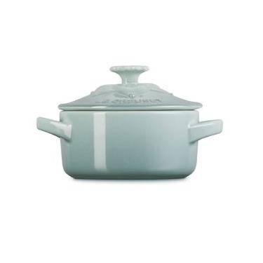 Imagem de MINI COCOTTE LE CREUSET JARDIN 250ML 10CM EM CERAMICA COM RELEVO SEA SALT 80043257170003