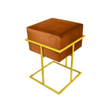 Imagem de Puff Decorativo Quadrado Base De Ferro Dourada Tecido Veludo Terracota