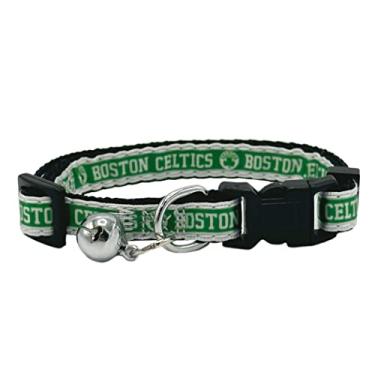 Imagem de Coleira de gato de cetim Boston Celtics da NBA CAT Coleira de basquete para cães e gatos. Uma coleira de gato brilhante e colorida com pingente de sino
