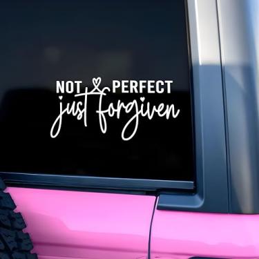 Imagem de Decalque de carro com cruz Not Perfect Just Forgiven Versículo da Bíblia Cristã Jesus Religioso Acessórios para Carro Afirmações Decalque de Vinil Engraçado Impermeável 20 cm Decalque de Para-choque