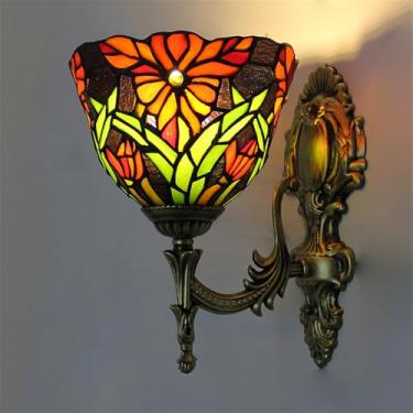 Imagem de Luminária de parede retrô americana com LED, estilo europeu de luxo, para sala de estar, quarto, escritório, casa de campo, hotel, restaurante, café, bar, corredor, com vidro colorido (Estil