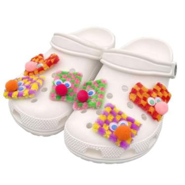 Imagem de TYUniZB Amuletos de sapato de xadrez DIY com hastes de chenille para tamancos Crocs | Decorações coloridas de pelúcia DIY para escorregadores, designs divertidos de coringa para sapatos e pulseiras