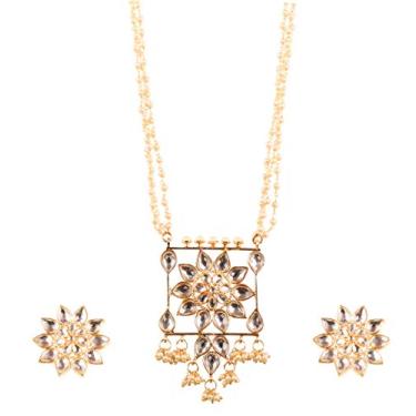 Imagem de Conjunto de pingentes femininos com estampa de bollywood e Mughal Kundan Look Chand Baali Moon Bridal da Touchstone, em tom dourado.